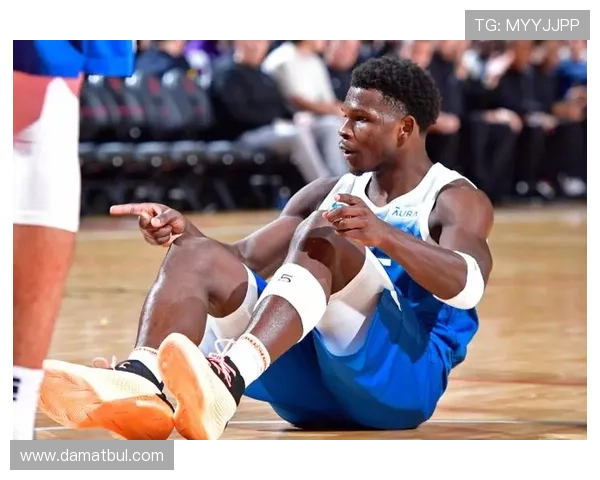 爱德华兹复出打替补 原因竟是拉屎去